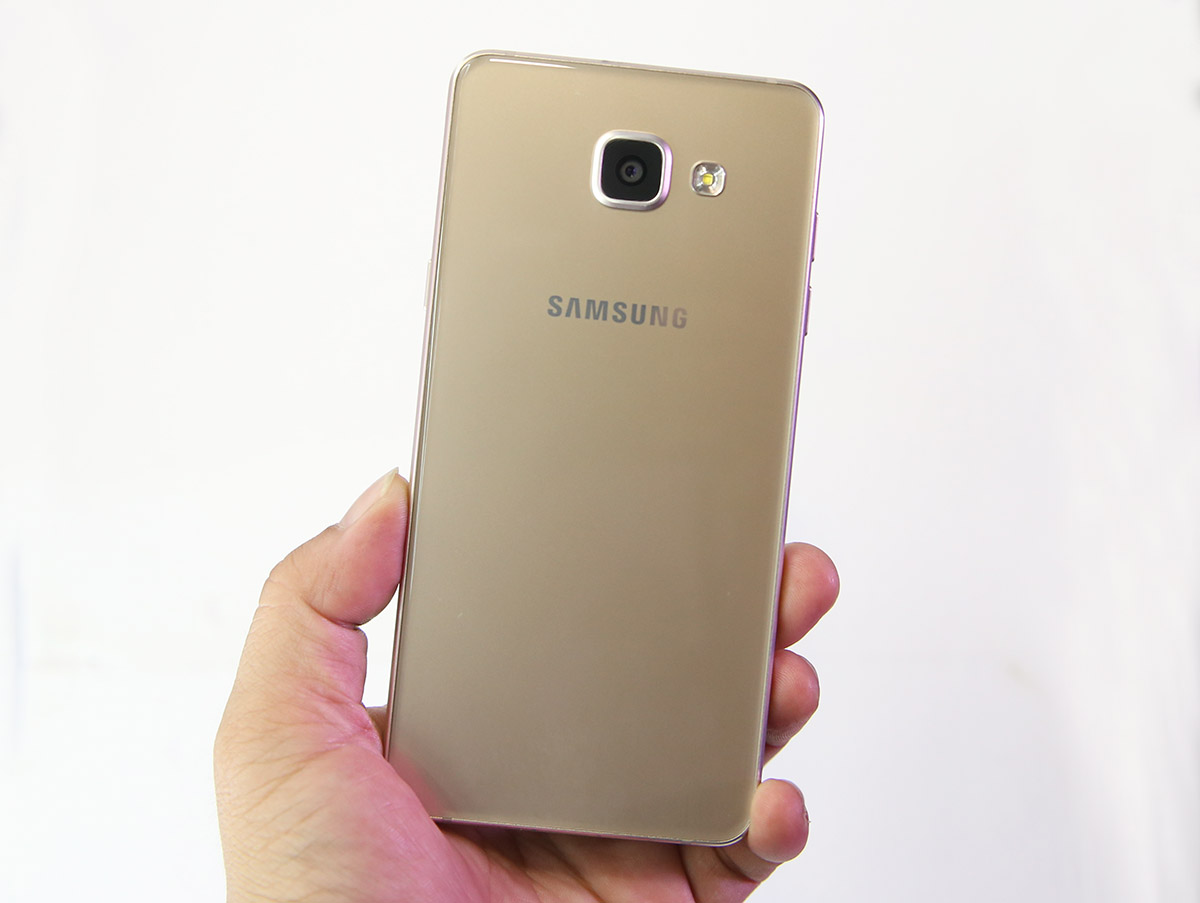 Samsung galaxy gold 3. Samsung Galaxy a7 2016 Gold. Samsung a5 2016 Gold. Samsung Galaxy a5 6. Samsung a5 золотой.
